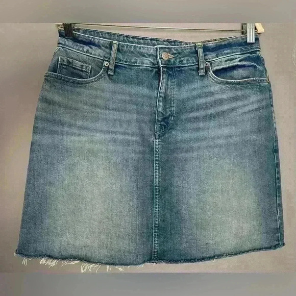 Old Navy Denim-Blue Mini Skirt (425) - Picture 1 of 15